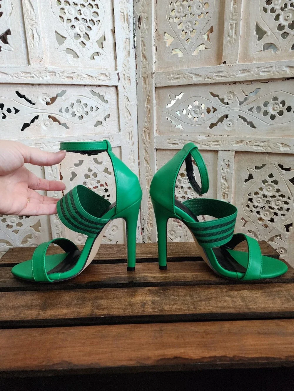 NWOT Green Ankle Strap Elastoc Band High Heels- Size 36 / 5.5-6